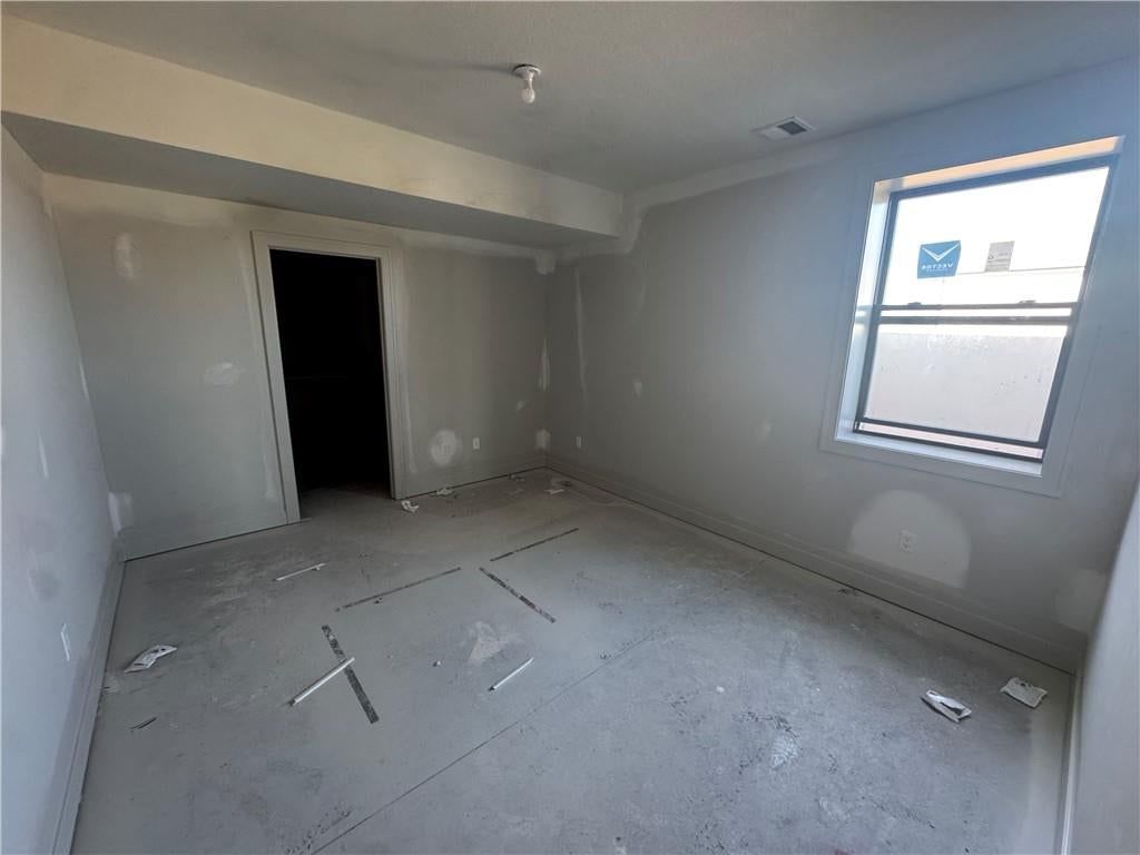 Photo 12 of 52 - 10419 N Liberty Street, Kansas City, MO 64155