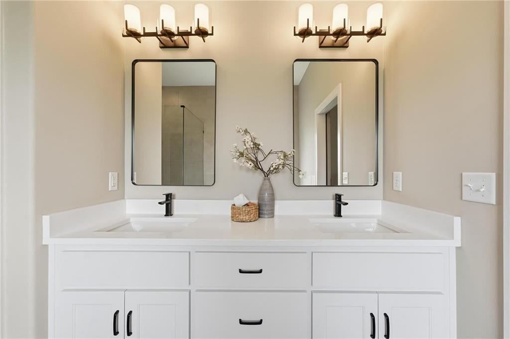 Photo 33 of 52 - 10419 N Liberty Street, Kansas City, MO 64155