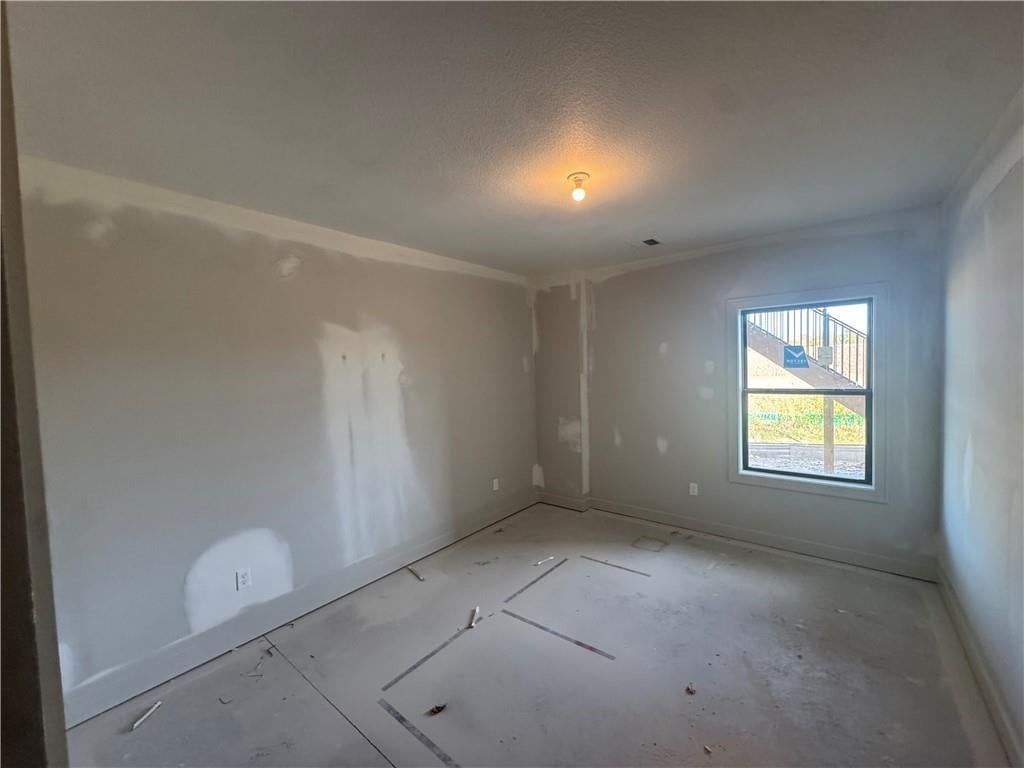 Photo 10 of 52 - 10419 N Liberty Street, Kansas City, MO 64155