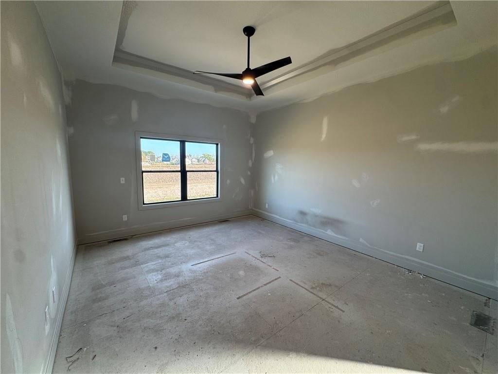 Photo 6 of 52 - 10419 N Liberty Street, Kansas City, MO 64155