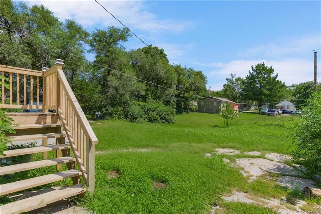 8517 Flora Avenue — photo 19