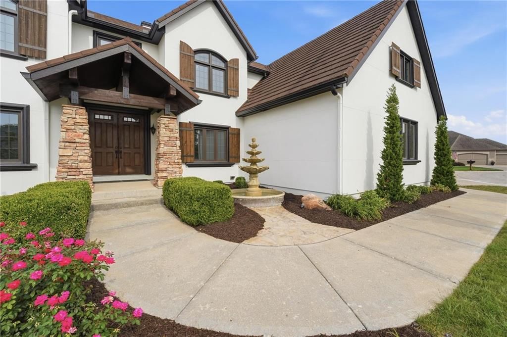 Paver patio at 16199 Overbrook Lane, Stilwell, KS 66085