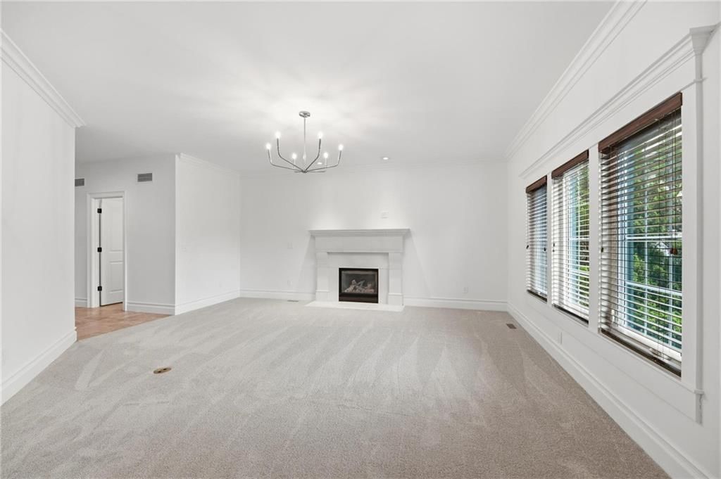 Photo 26 of 89 - 16199 Overbrook Lane, Stilwell, KS 66085