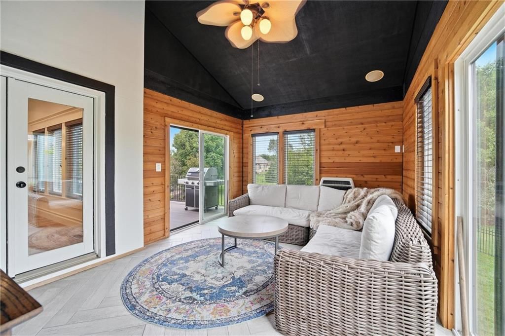Photo 29 of 89 - 16199 Overbrook Lane, Stilwell, KS 66085