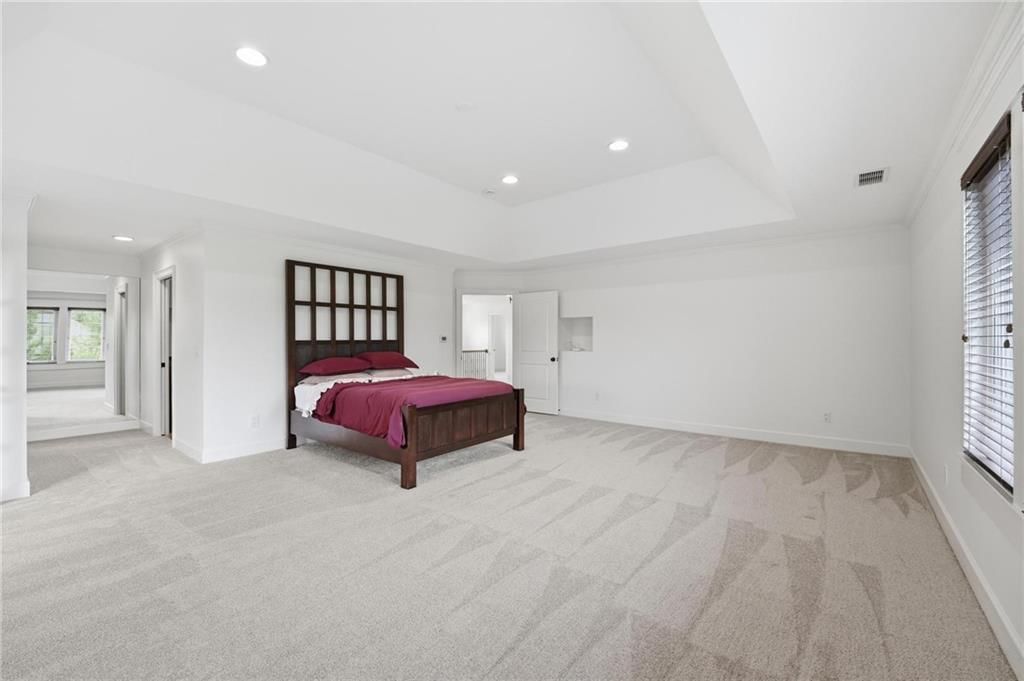 Photo 37 of 89 - 16199 Overbrook Lane, Stilwell, KS 66085
