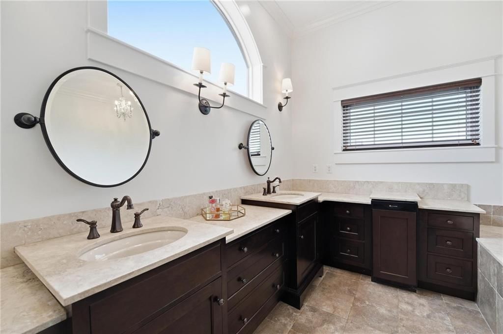 Freestanding tub at 16199 Overbrook Lane, Stilwell, KS 66085