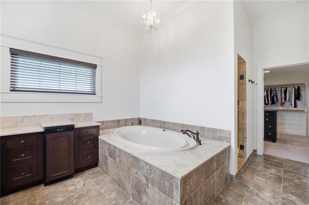 Photo 40 of 89 - 16199 Overbrook Lane, Stilwell, KS 66085