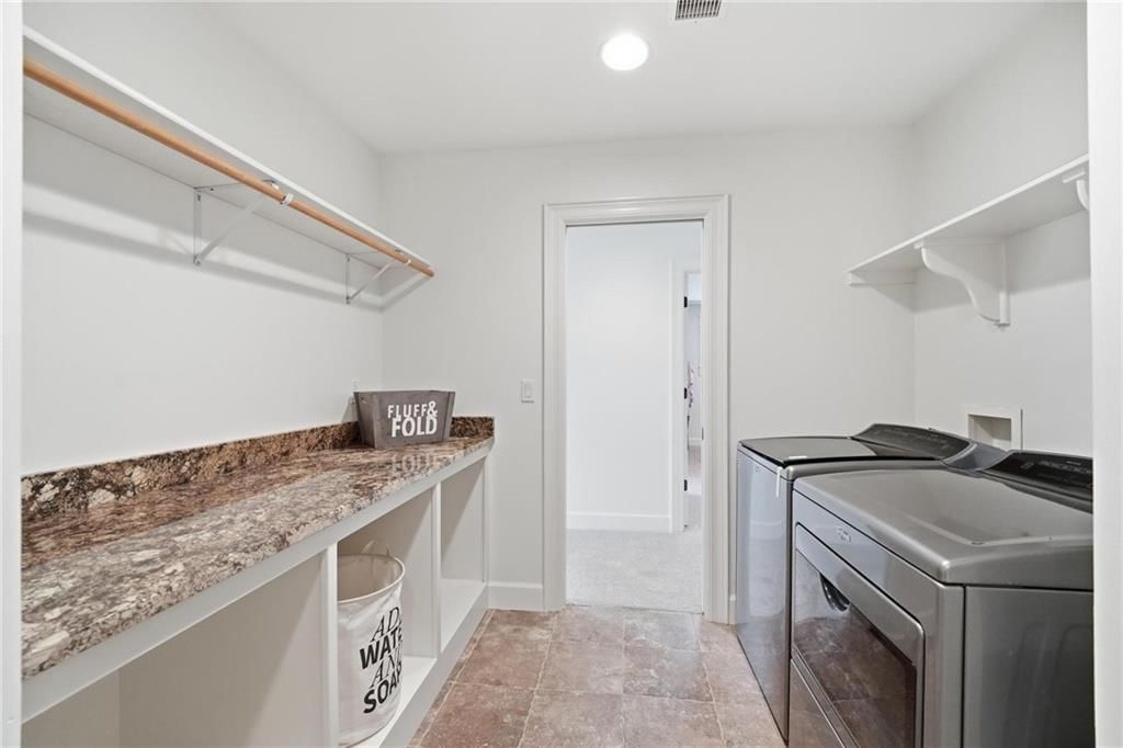 Photo 49 of 89 - 16199 Overbrook Lane, Stilwell, KS 66085