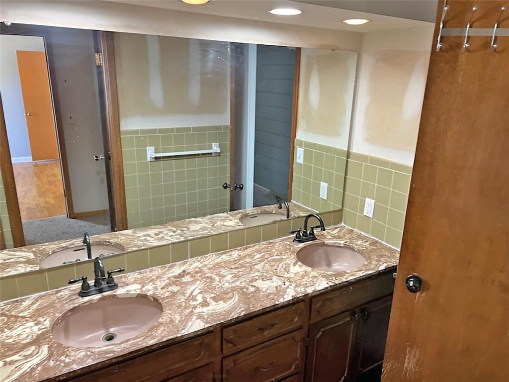 710 Bridge Street — photo 8