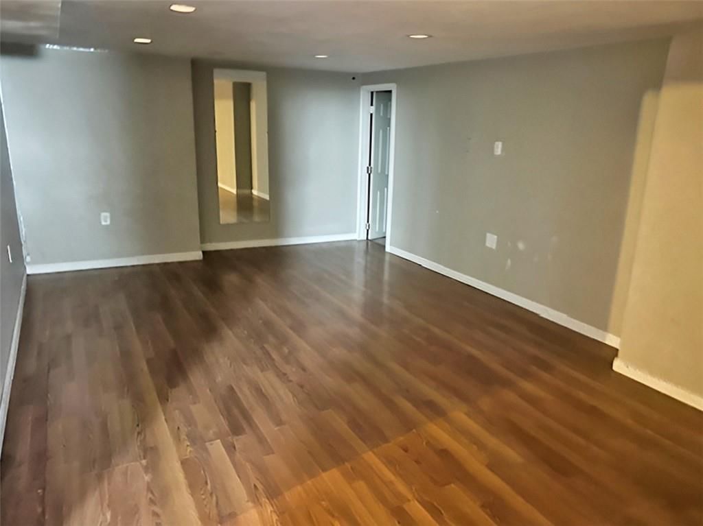 710 Bridge Street — photo 9