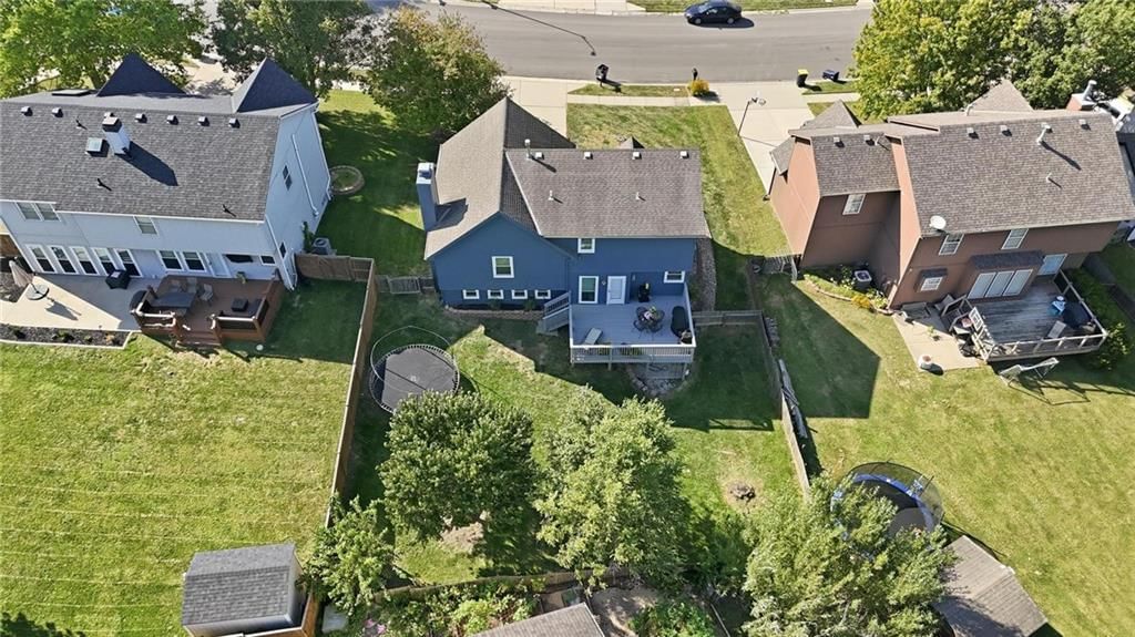 Photo 5 of 46 - 11307 N Jefferson Street, Kansas City, MO 64155