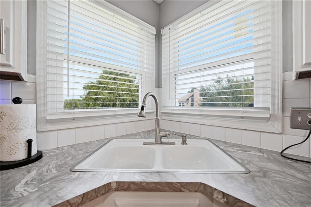 Photo 17 of 46 - 11307 N Jefferson Street, Kansas City, MO 64155