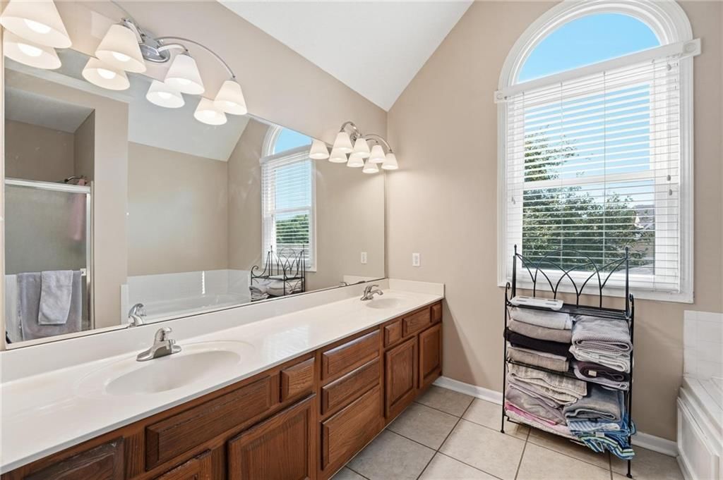 Photo 30 of 46 - 11307 N Jefferson Street, Kansas City, MO 64155
