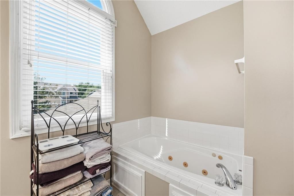 Photo 31 of 46 - 11307 N Jefferson Street, Kansas City, MO 64155