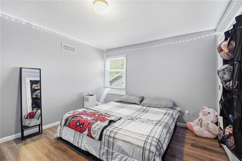 Photo 35 of 46 - 11307 N Jefferson Street, Kansas City, MO 64155