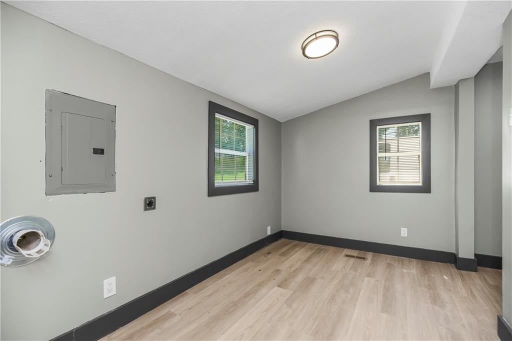 8605 Wayne Avenue — photo 16