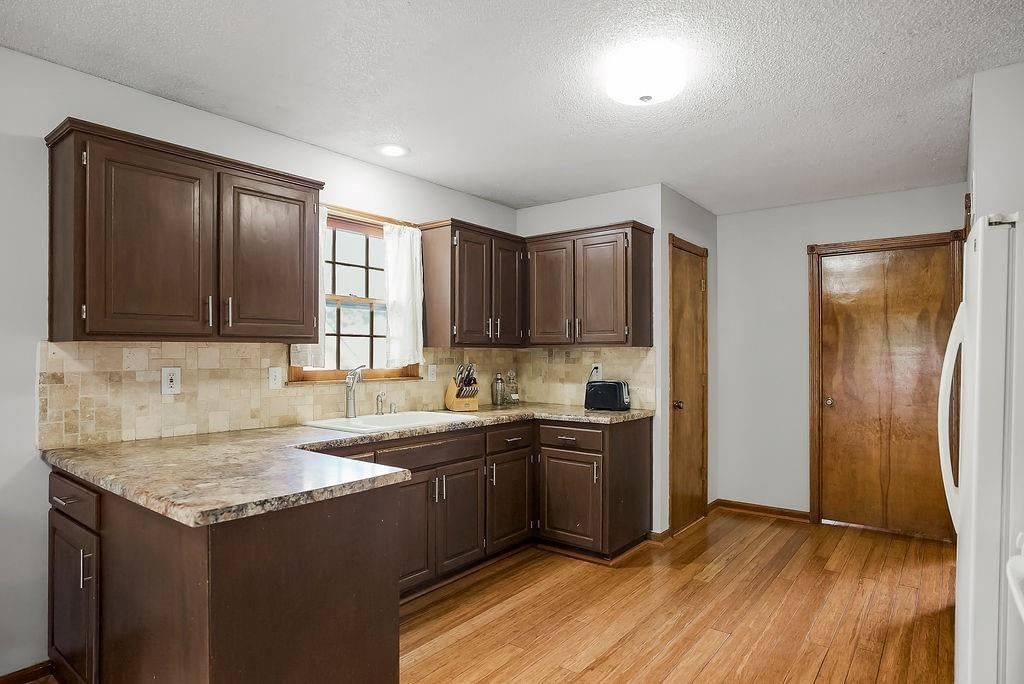11141 W 77th Street — photo 11