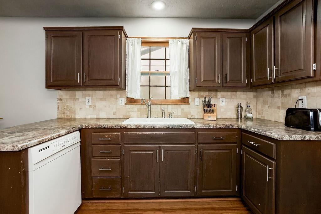 11141 W 77th Street — photo 12