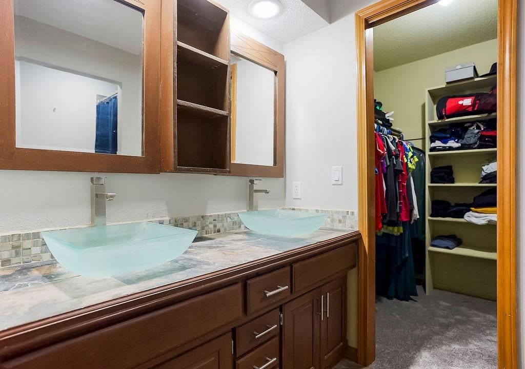 11141 W 77th Street — photo 17