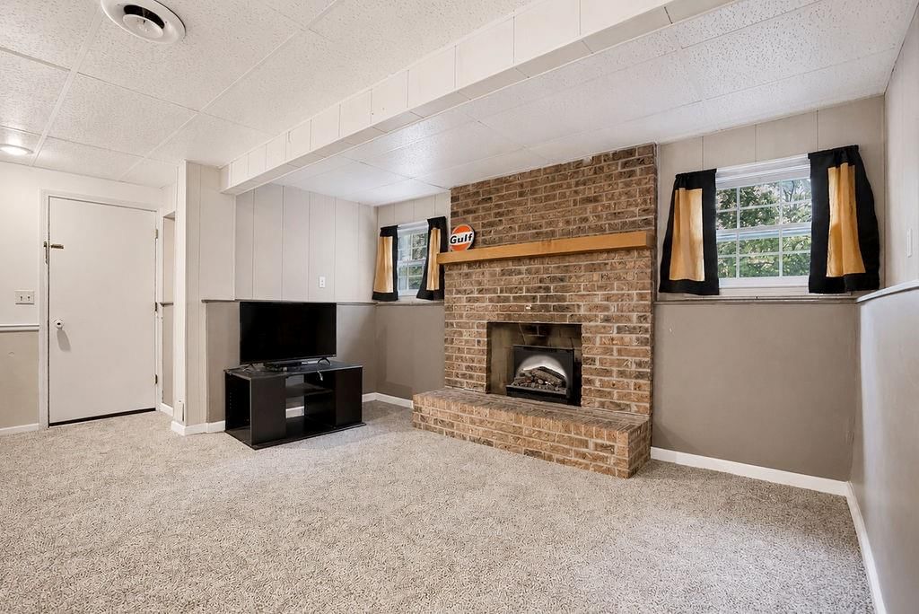 11141 W 77th Street — photo 29