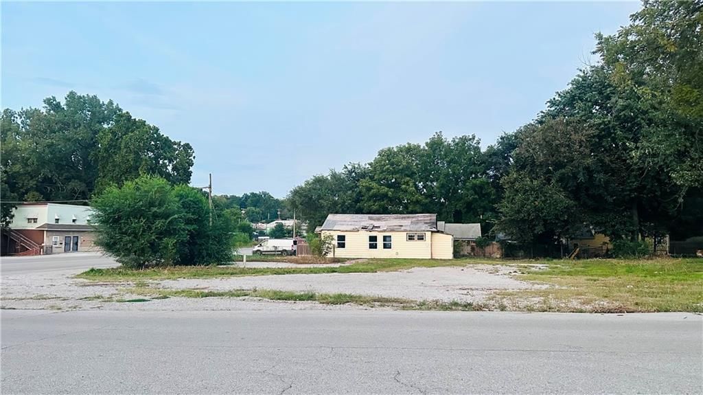 10901 E Truman Road, Independence, MO