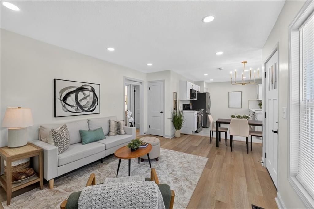 427 W 87th Terrace — photo 4