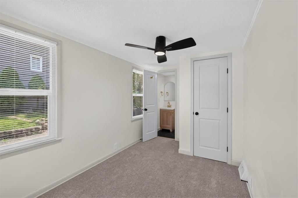 427 W 87th Terrace — photo 10