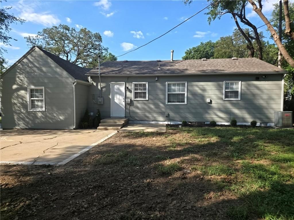 3601 NE 54th Terrace, Kansas City, MO: listing photo 3