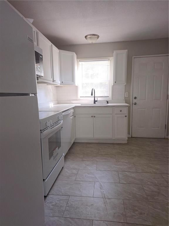 Photo 4 of 11 - 3601 NE 54th Terrace, Kansas City, MO 64119
