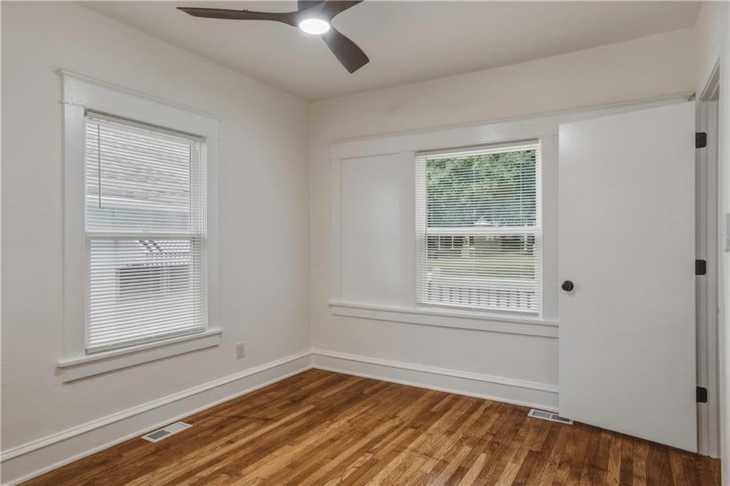 5623 Brooklyn Avenue — photo 17