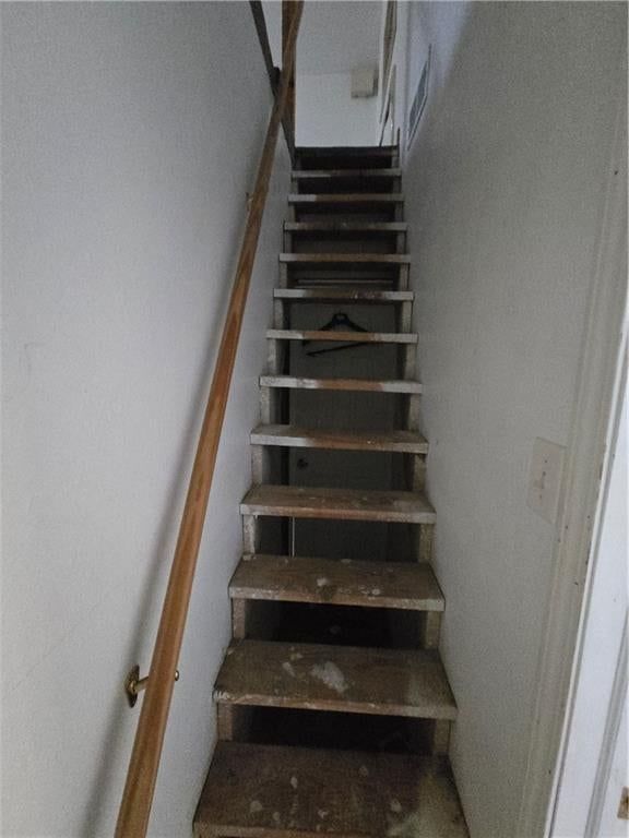 1136 Georgia Avenue — photo 5