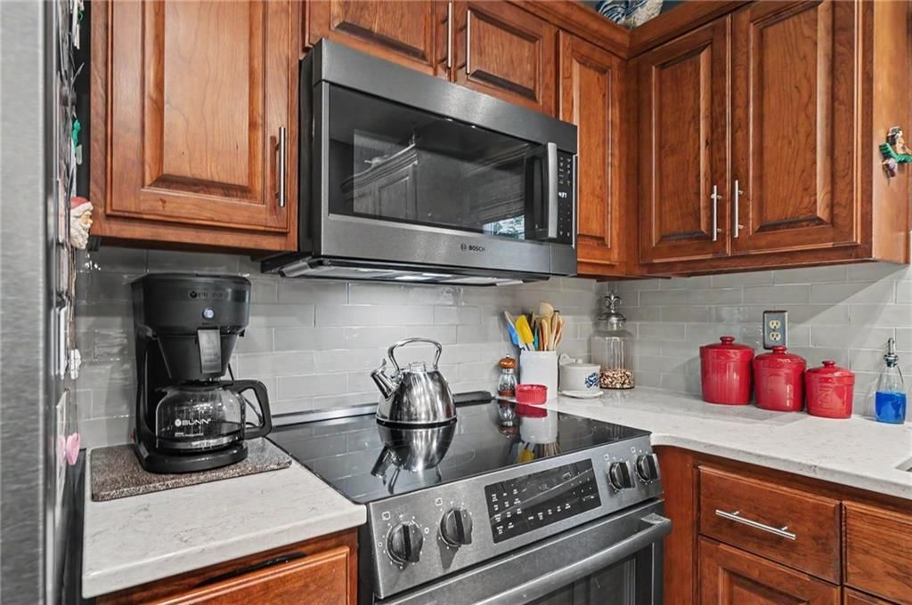 2719 Larkspur Court — photo 9