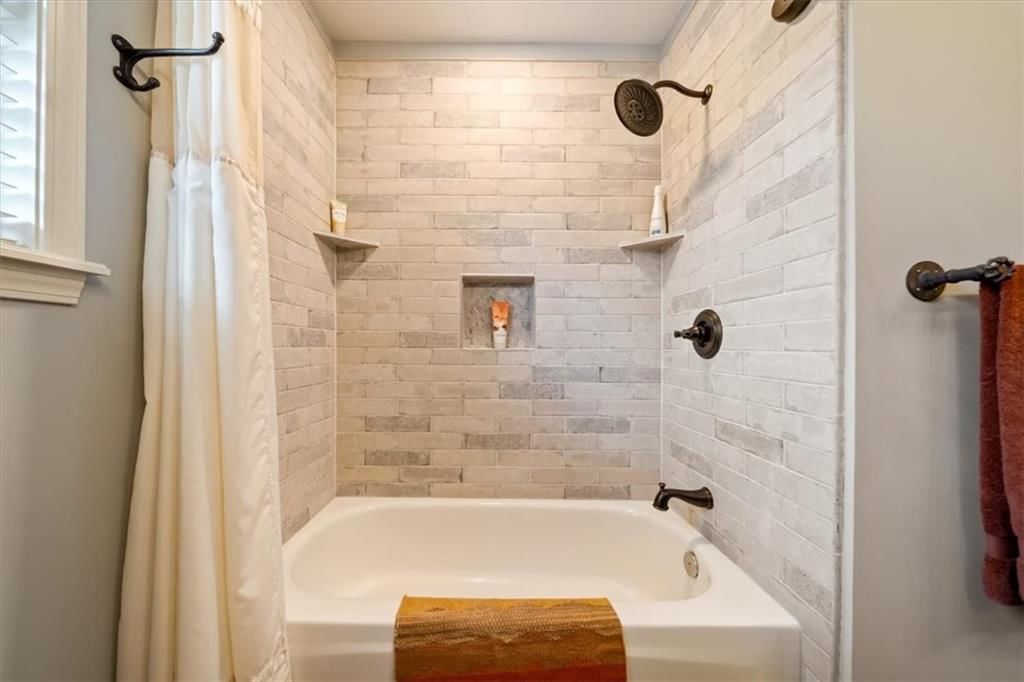 5125 Roundtree Street — photo 3