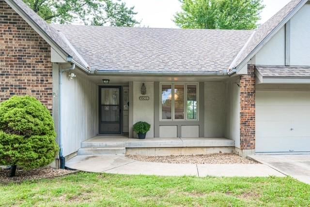 Photo 3 of 34 - 12309 E 53rd Street, Kansas City, MO 64133