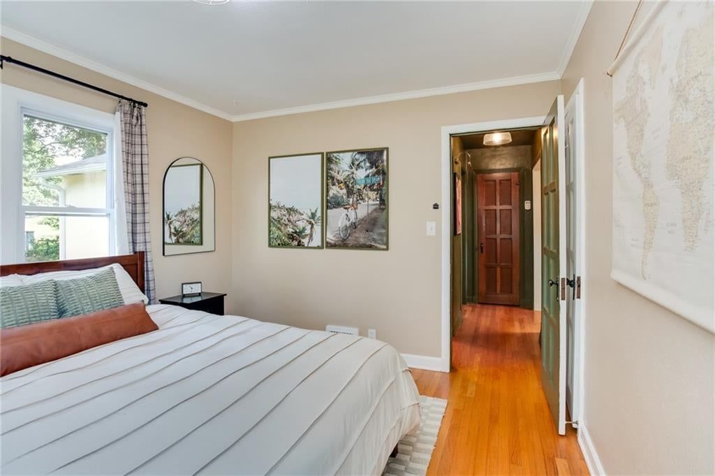 Photo 21 of 37 - 9814 W 57th Street, Merriam, KS 66203