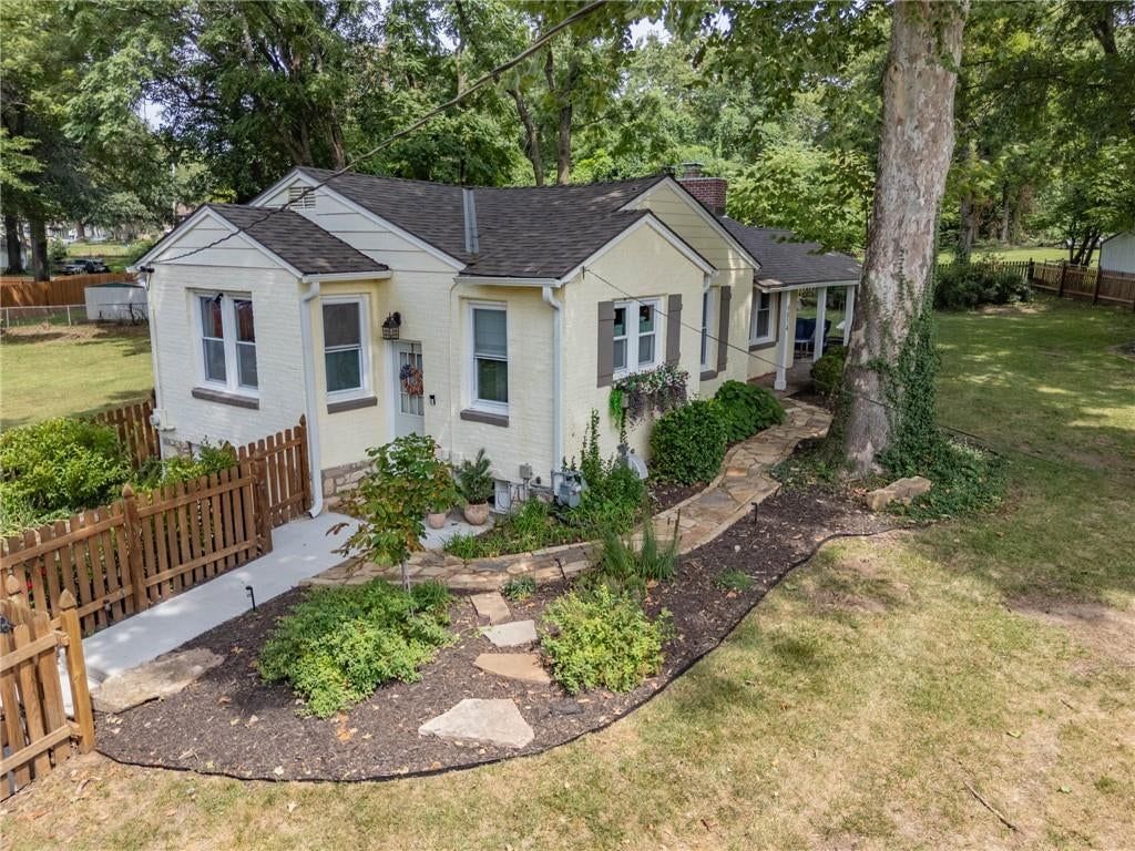 Photo 36 of 37 - 9814 W 57th Street, Merriam, KS 66203