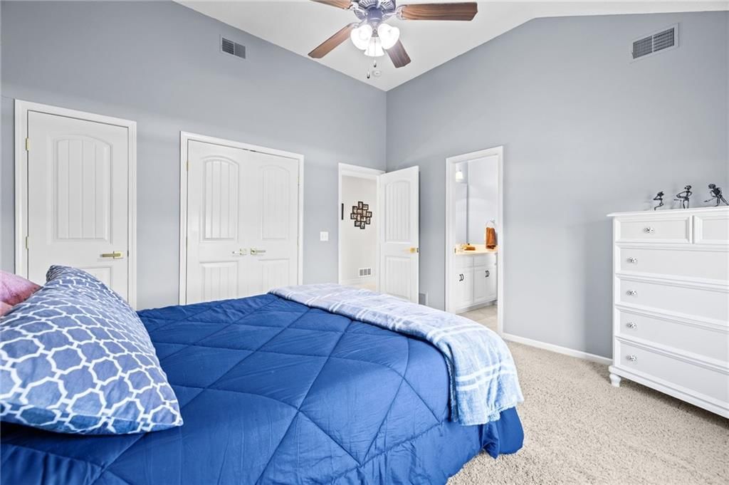 2818 NE WOOD CREEK Lane — photo 28
