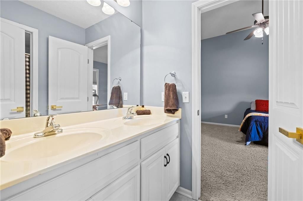 2818 NE WOOD CREEK Lane — photo 29