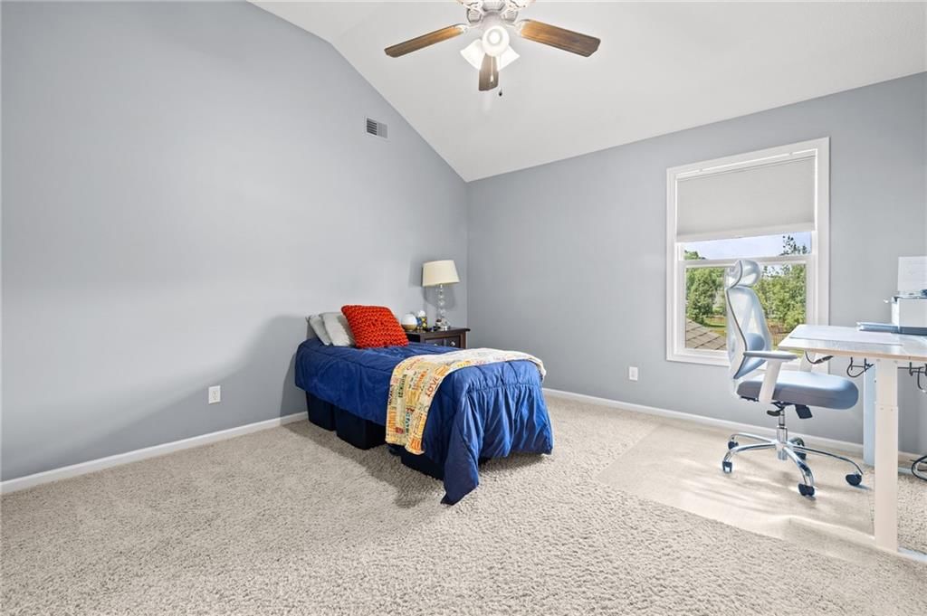 2818 NE WOOD CREEK Lane — photo 31