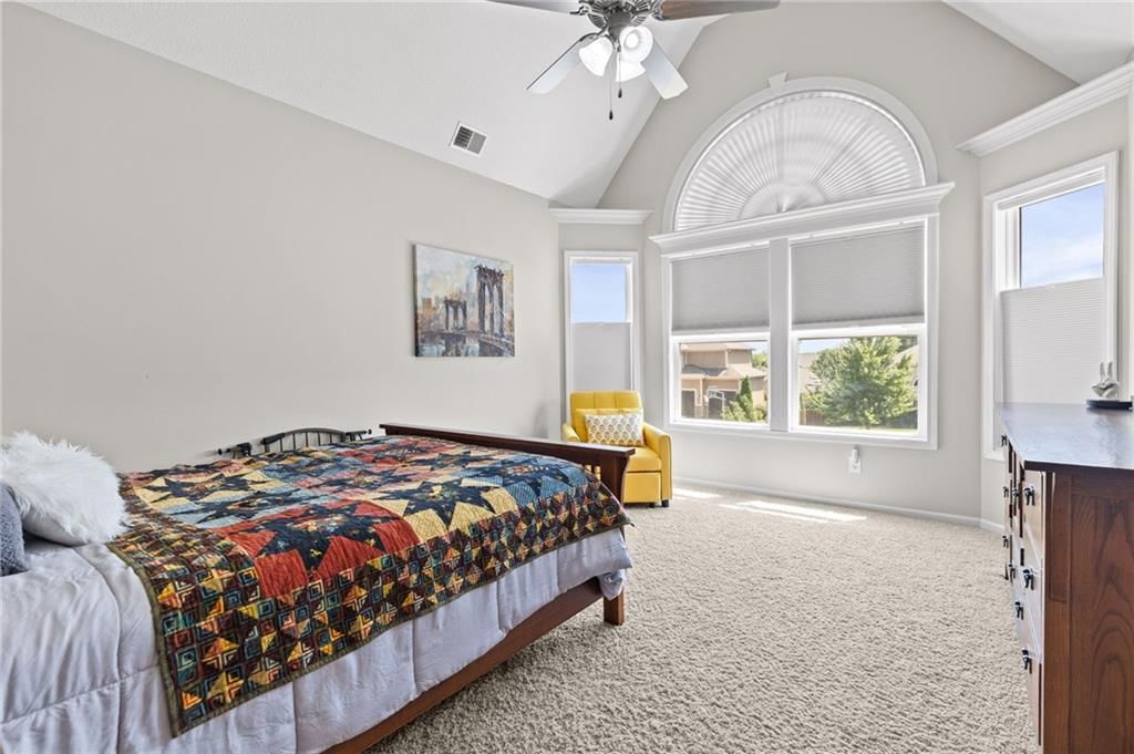 2818 NE WOOD CREEK Lane — photo 33