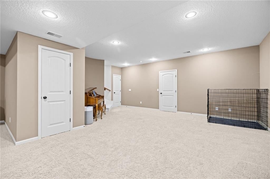 2818 NE WOOD CREEK Lane — photo 46