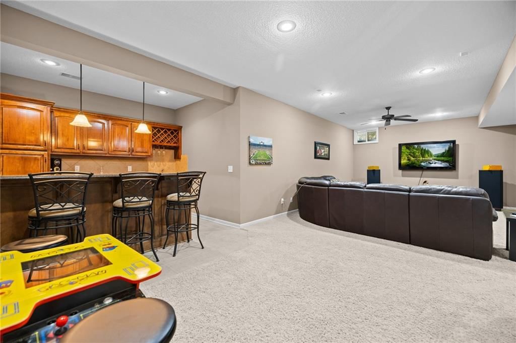 2818 NE WOOD CREEK Lane — photo 52