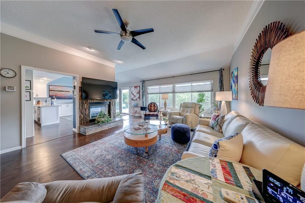 Photo 6 of 35 - 1616 N Hunter Drive, Olathe, KS 66051