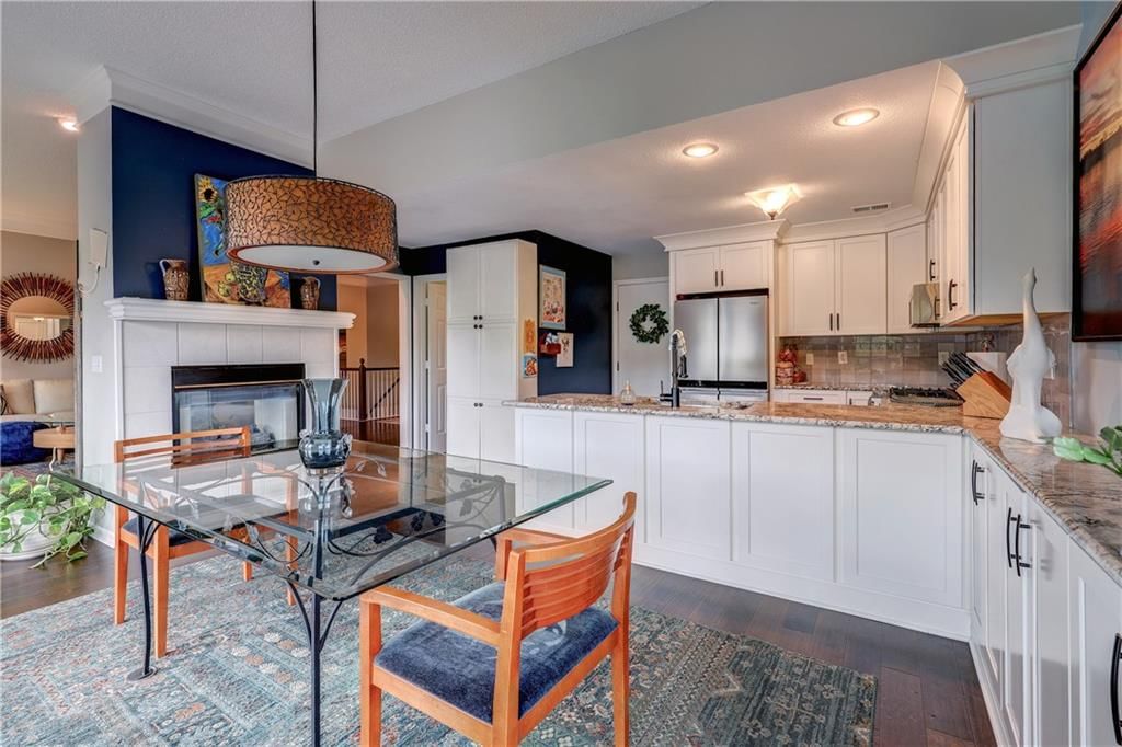 Photo 9 of 35 - 1616 N Hunter Drive, Olathe, KS 66051