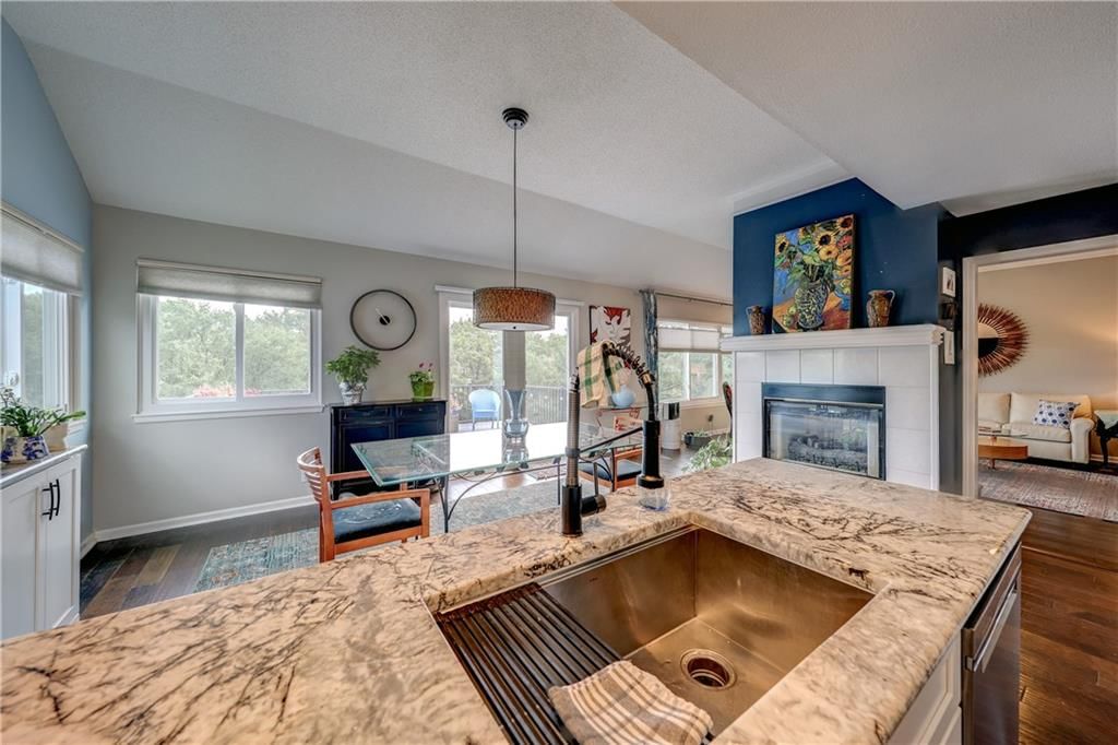 Photo 12 of 35 - 1616 N Hunter Drive, Olathe, KS 66051