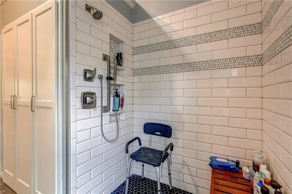 Photo 17 of 35 - 1616 N Hunter Drive, Olathe, KS 66051