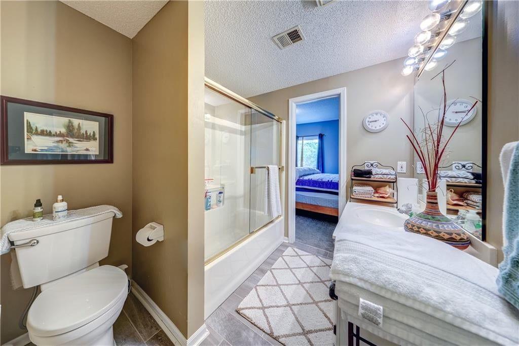 Photo 25 of 35 - 1616 N Hunter Drive, Olathe, KS 66051