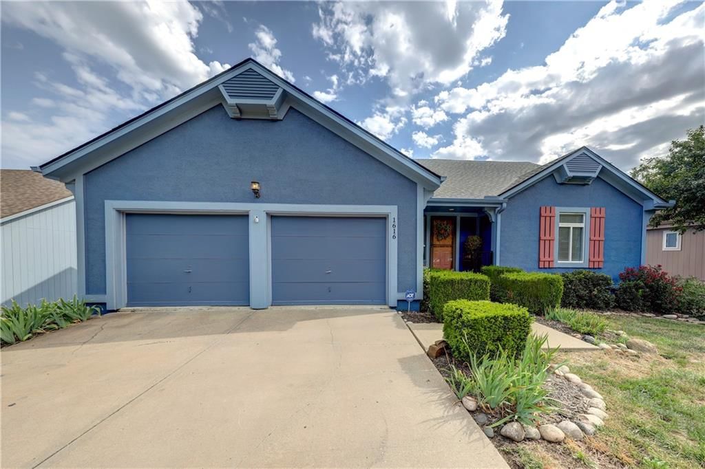 Photo 35 of 35 - 1616 N Hunter Drive, Olathe, KS 66051