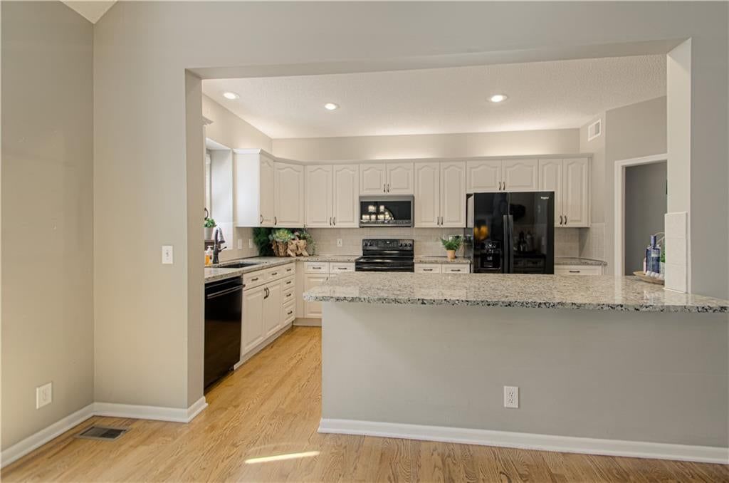 Photo 13 of 48 - 13449 W 126 Terrace, Overland Park, KS 66213