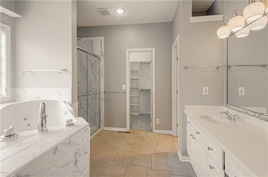 Photo 20 of 48 - 13449 W 126 Terrace, Overland Park, KS 66213